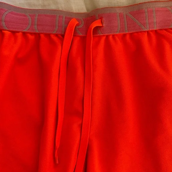Women’s UA shorts - Picture 6 of 8
